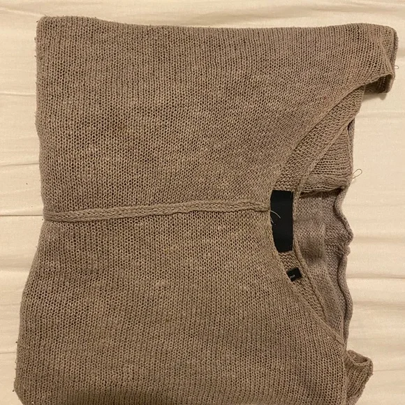 Line Lightweight Sweater - Picture 4 of 5